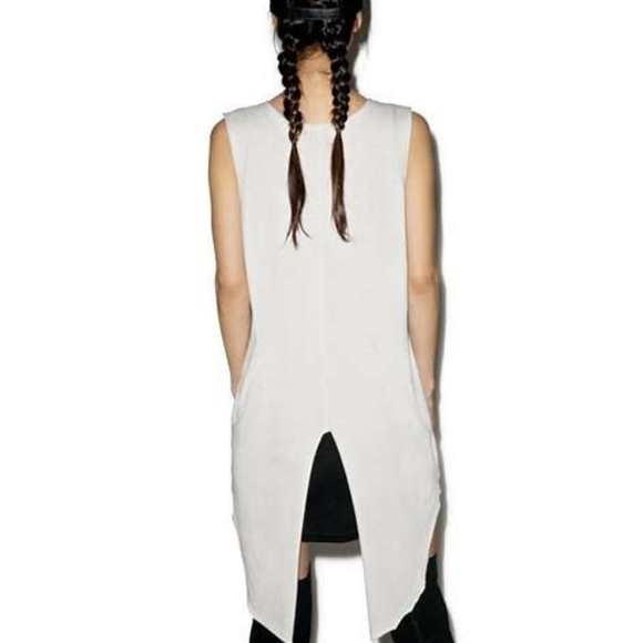 Widow Downtown Tail Tank in Olive - Picture 5 of 7